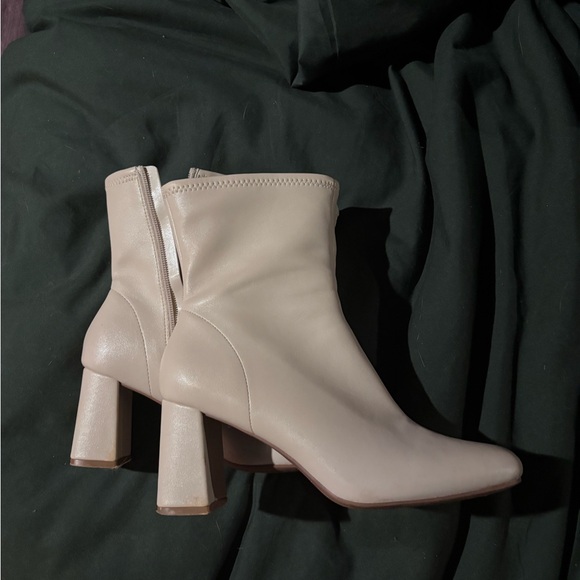 Shoes - Women's Cream Block-Heel Ankle Boots